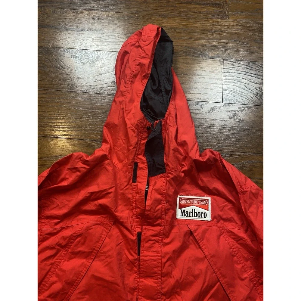 Vintage Marlboro Adventure Team Jacket Mens Large Red Nylon Hooded Parka 90s